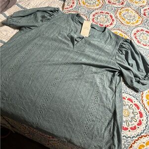 Women's aqua top with cap sleeve